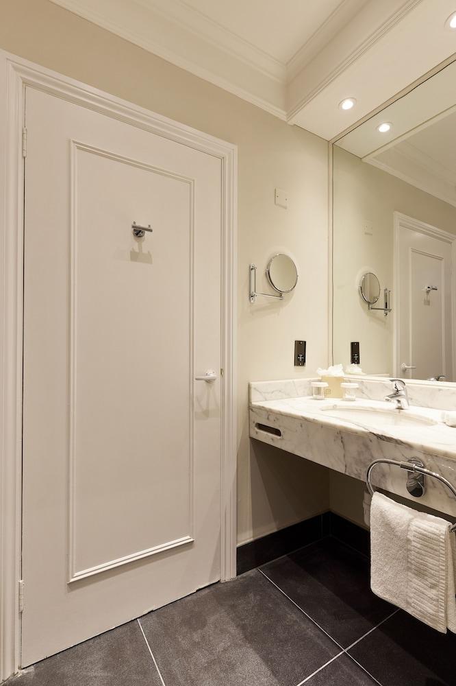 Coldra Court By Celtic Manor Newport (Gwent)